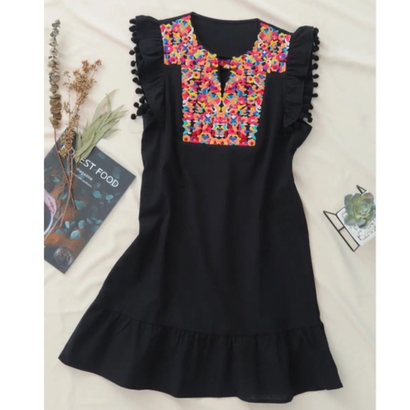 Floral Embroidered Pom Pom Sleeve Shift Dress NEW! - Picture 11 of 12